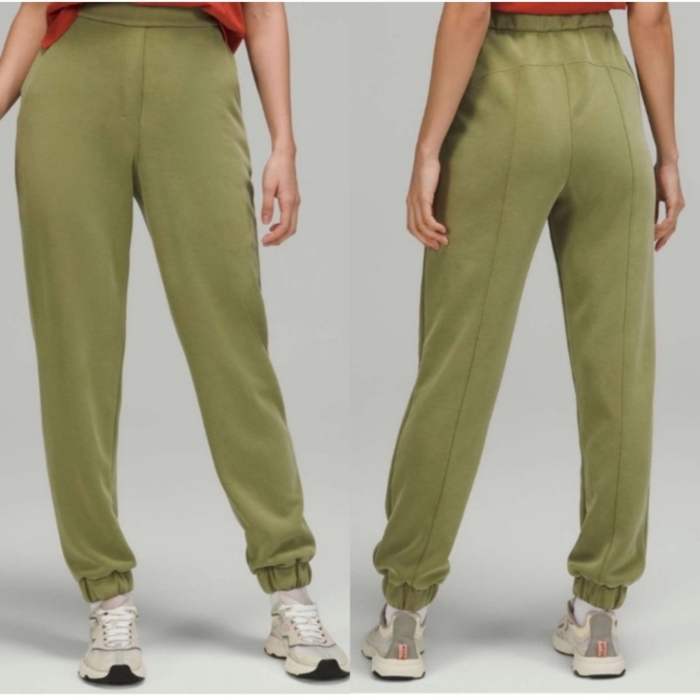 Lululemon Softstreme Relaxed High-Rise Pant in Bronze Green size 4